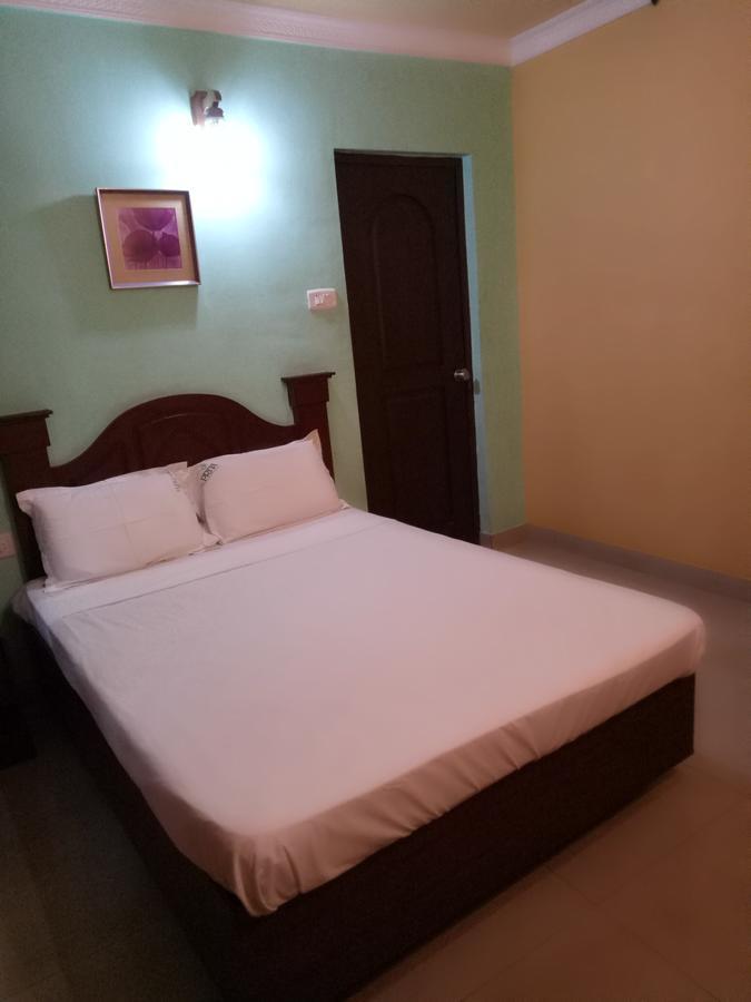 Hotel Priya Chengannur Esterno foto